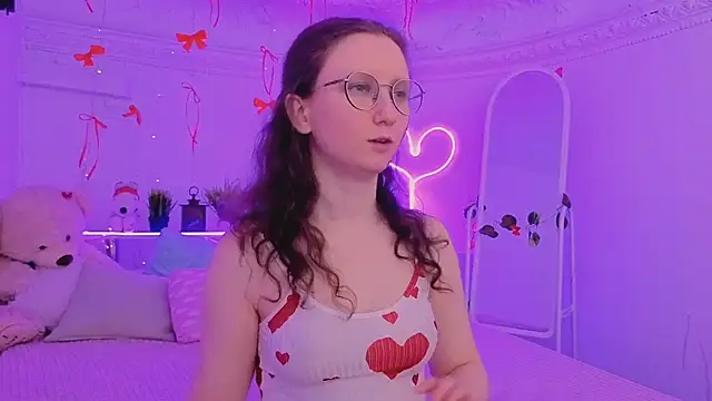 Snapshot of SunshineBlaze chatting on 7, 2, 2026 SunshineBlaze online show from 7, 2, 2026