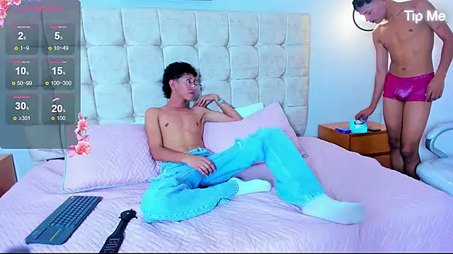 twink royale18 online show from 13, 1, 2026