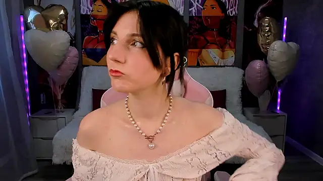 Snapshot of KikaOsterman chatting on 13, 2, 2026 KikaOsterman online show from 13, 2, 2026