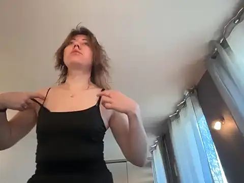 Snapshot of Luxerin chatting on 2, 3, 2026 Luxerin online show from 2, 3, 2026