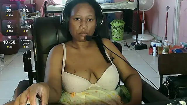 Snapshot of Eirondra_valeen chatting on 25, 5, 2026 Eirondra valeen online show from 25, 5, 2026