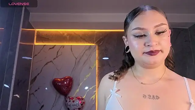 Clhoe b online show from 11, 2, 2026