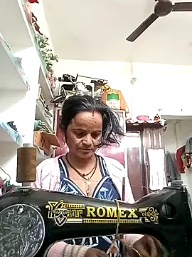 Snapshot of kiiuu_sexe chatting on 2, 2, 2026 kiiuu sexe online show from 2, 2, 2026