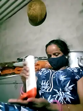 Snapshot of kiiuu_sexe chatting on 9, 2, 2026 kiiuu sexe online show from 9, 2, 2026