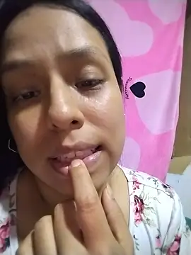 Snapshot of Aleja_1426 chatting on 4, 7, 2026 Aleja 1426 online show from 4, 7, 2026