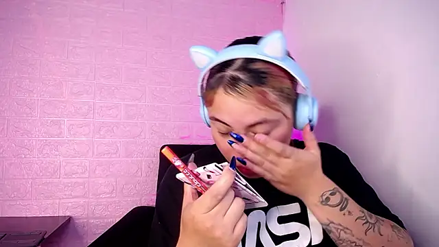 Dominic Queen1126 online show from 5, 2, 2026