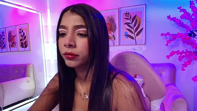 Divinee Cloe online show from 14, 2, 2026