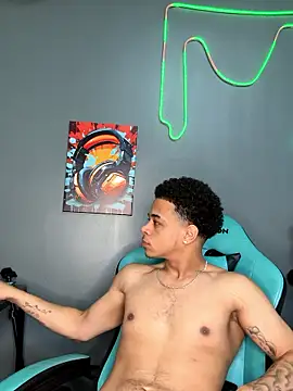 Snapshot of l-laross chatting on 12, 1, 2026 l-laross online show from 12, 1, 2026