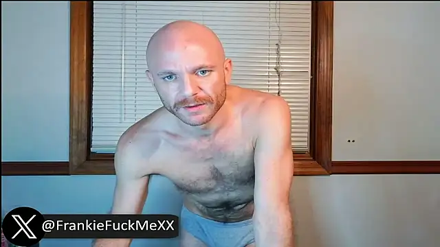 Snapshot of FrankieFuckMe chatting on 29, 6, 2026 FrankieFuckMe online show from 29, 6, 2026
