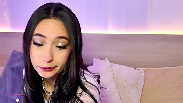 Snapshot of AliceeBloom chatting on 6, 2, 2026 AliceeBloom online show from 6, 2, 2026