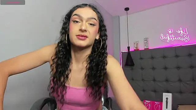 Snapshot of scarletcherry18 chatting on 17, 7, 2026 scarletcherry18 online show from 17, 7, 2026