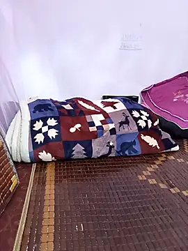 Phoebe-e online show from 15, 4, 2026