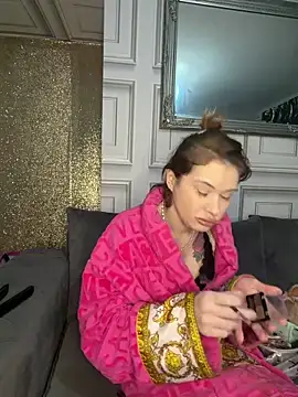 Demi Lovex online show from 6, 2, 2026