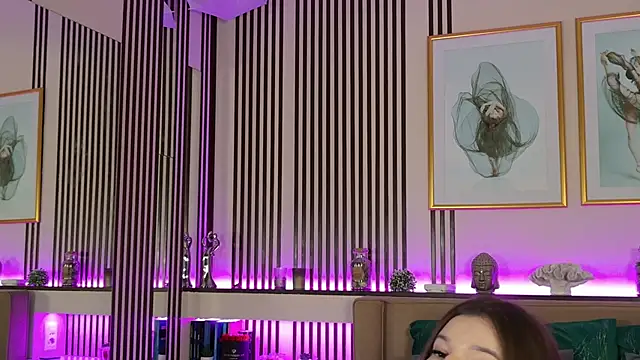 EmilyWess online show from 9, 2, 2026