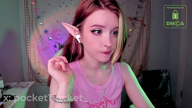 Snapshot of _PocketRocket_ chatting on 10, 10, 2025  PocketRocket  online show from 10, 10, 2025