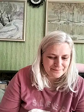 NyushaLollipop online show from 4, 4, 2026