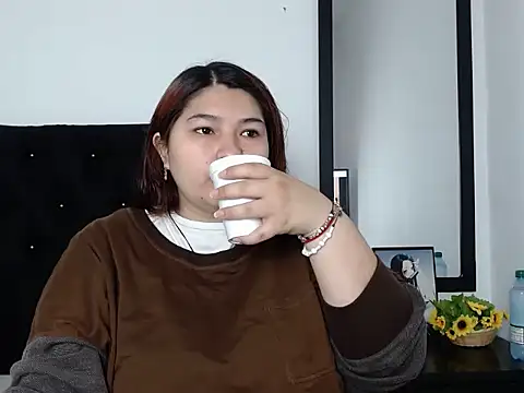 LauraHorny69 online show from 11, 2, 2026