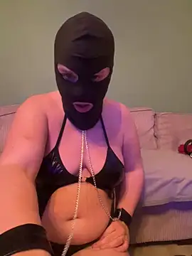 cochonnesoumise59 online show from 28, 2, 2026