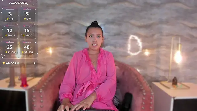 SHINYY STAR  online show from 30, 3, 2026