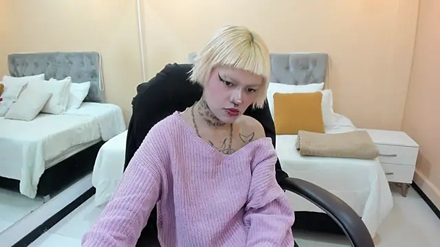 Bela Craxkerr online show from 5, 4, 2026