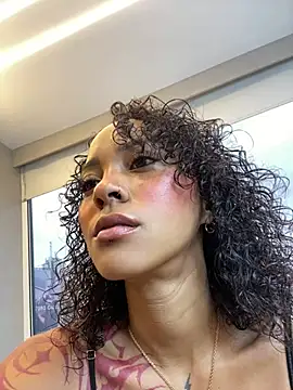 Snapshot of LizStorm_ chatting on 17, 5, 2026 LizStorm online show from 17, 5, 2026