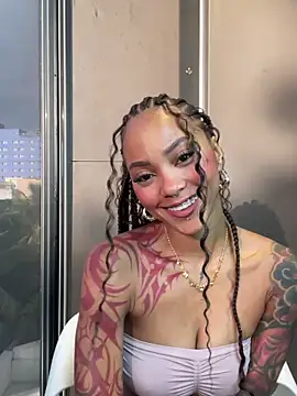 Snapshot of LizStorm_ chatting on 19, 6, 2026 LizStorm online show from 19, 6, 2026