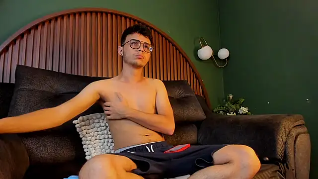 Alhan Twink online show from 15, 3, 2026