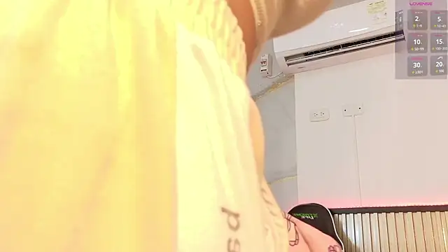 Snapshot of Scarlet_Vixen_ chatting on 18, 2, 2026 Scarlet Vixen online show from 18, 2, 2026