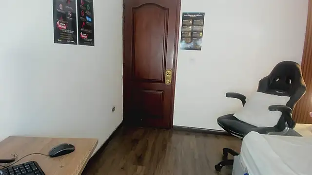 Ambarross  online show from 12, 4, 2026