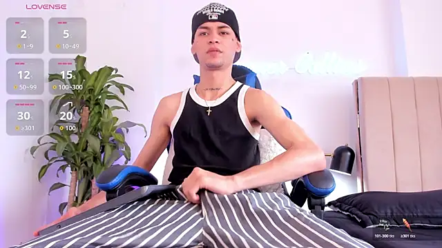 Snapshot of LennerCollins_ chatting on 30, 5, 2026 LennerCollins online show from 30, 5, 2026