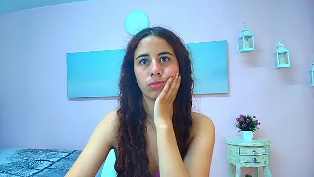 Snapshot of scarlett_clyde chatting on 15, 7, 2026 scarlett clyde online show from 15, 7, 2026