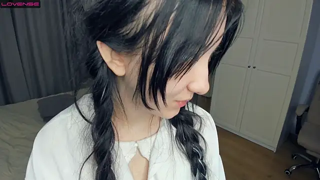 Snapshot of RoxanneComisky chatting on 7, 2, 2026 RoxanneComisky online show from 7, 2, 2026