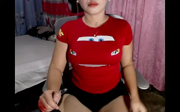 Snapshot of pinay_mayahiga chatting on 18, 7, 2026 pinay mayahiga online show from 18, 7, 2026