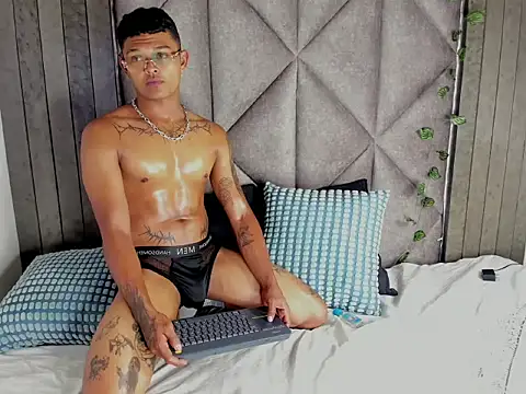 AndrewKenoxx  online show from 27, 2, 2026