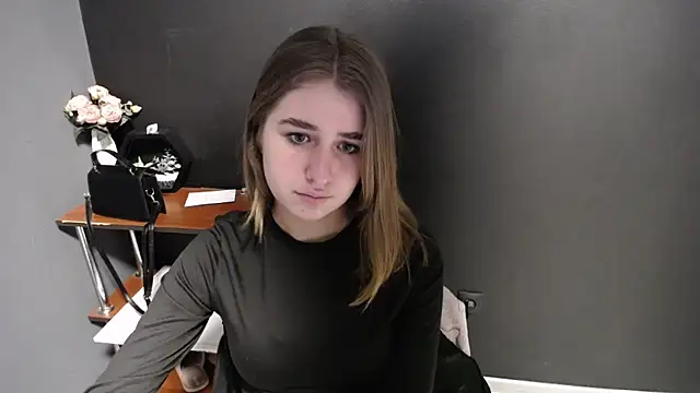 Sunny siren online show from 11, 3, 2026