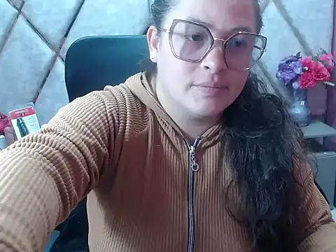 Sarah Boobs  online show from 24, 2, 2026