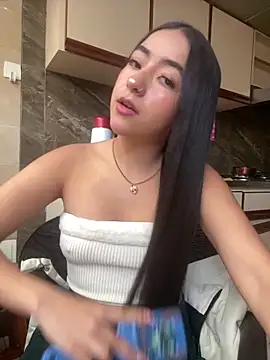 AuroraJohns Pink online show from 15, 2, 2026