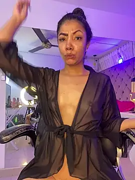 Snapshot of Auri__ chatting on 15, 7, 2026 Auri online show from 15, 7, 2026