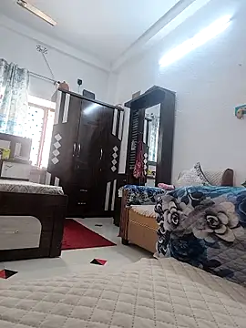 Hot-Tinaa online show from 6, 4, 2026