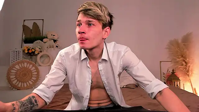 Snapshot of Volan_Starts chatting on 4, 3, 2026 Volan Starts online show from 4, 3, 2026