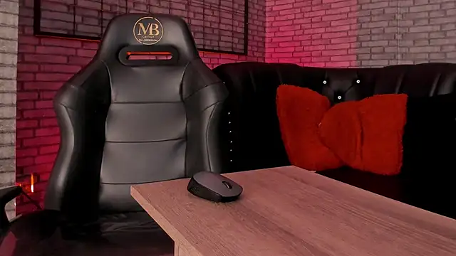 roxxy white online show from 14, 2, 2026