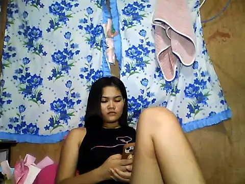 PinaySkinnyJust18 online show from 2, 6, 2026