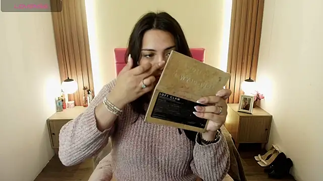 IvonneRoss  online show from 13, 4, 2026