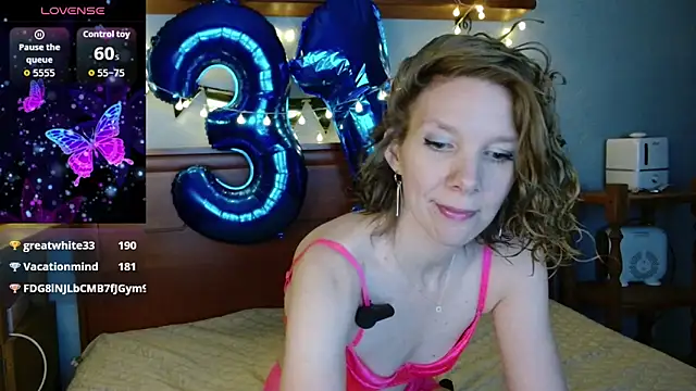 Daisy Lovely online show from 25, 2, 2026