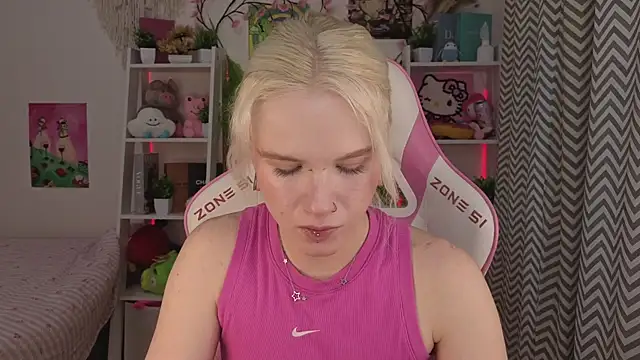 Mia WaterFall online show from 23, 5, 2026