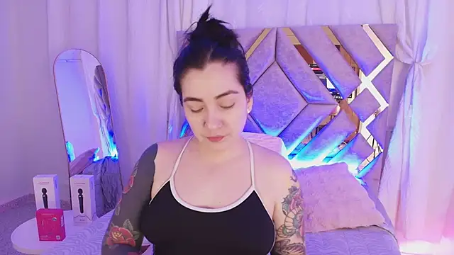Snapshot of KathiaJenner chatting on 13, 7, 2026 KathiaJenner online show from 13, 7, 2026