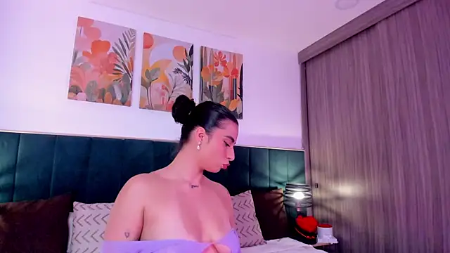 Snapshot of IrinaBlanc chatting on 2, 6, 2026 IrinaBlanc online show from 2, 6, 2026
