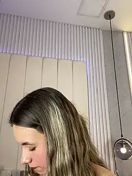 JuliaColemann online show from 19, 3, 2026