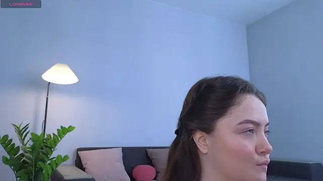 MillaKowal online show from 25, 2, 2026