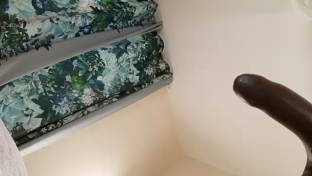 naughtiestgal online show from 20, 4, 2026